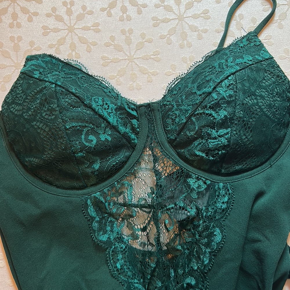 privy Emerald Green Lace Bodysuit - Picture 7 of 14